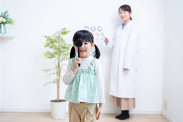 健康診断で右目は1.0、左が0.3。こんなに左右差があっても大丈夫？